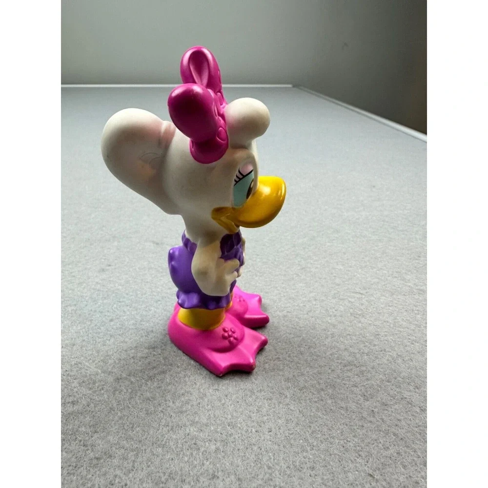 Disney Daisy Duck Figure Cake Topper Toy Plastic 2014 Mattel -‎ 4.25